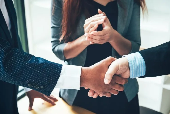 Cam kết với khách hàng