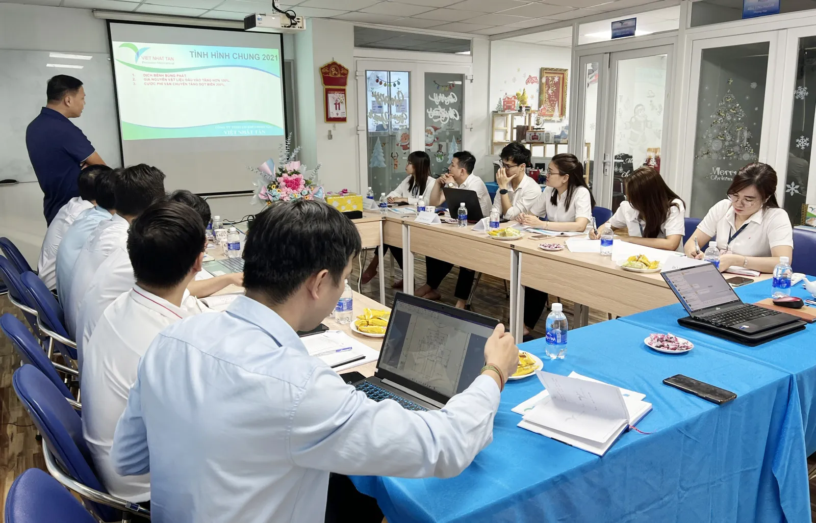 Dội ngũ Việt Nhật Tân