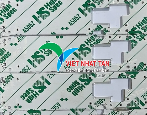 Vật Liệu Gia Công được: Nhôm, Thép, Đồng, Inox, Nhựa...