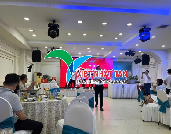 VIỆT NHẬT TÂN TỔ CHỨC YEAR END PARTY VÀ TẶNG QUÀ TẾT CHO CBCNV